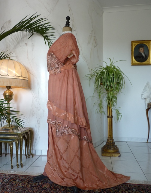 21 antique dress 1912