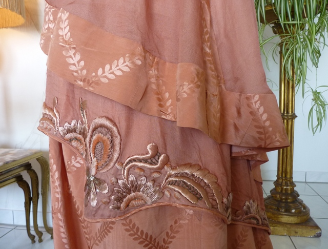 24 antique dress 1912