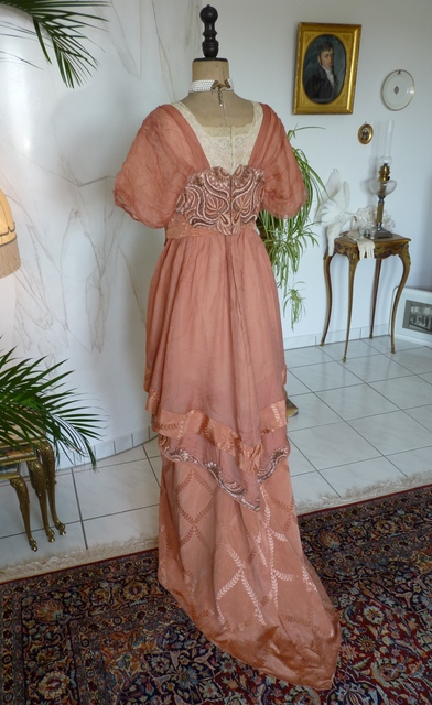 27 antique dress 1912