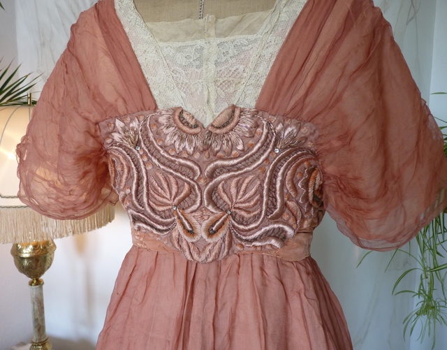 31 antique dress 1912