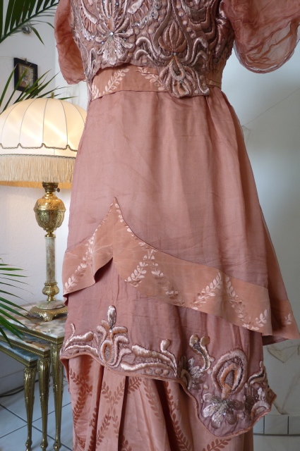 9 antique evening gown 1912