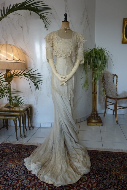 17 antique wedding gown