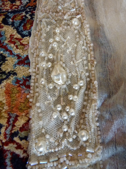 25b antique bridal gown