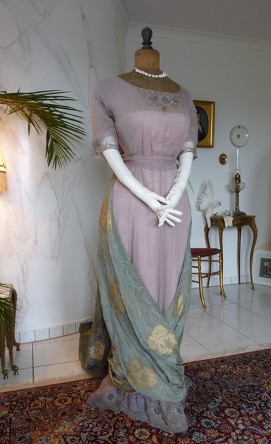 16 antique dress 1912