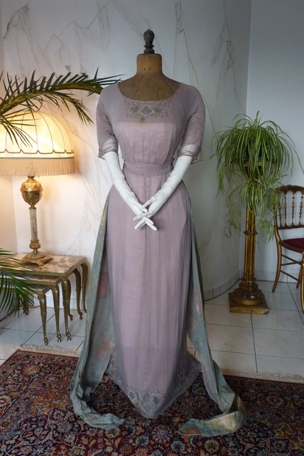 59 antique ball gown 1912