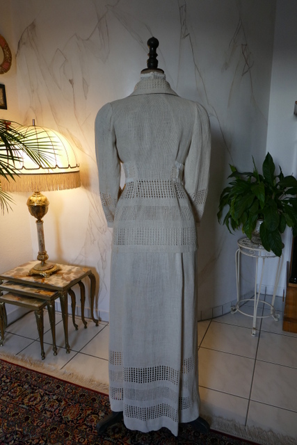 24 antique walking dress 1912