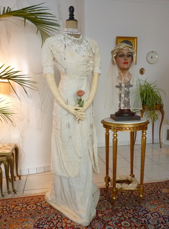 8a antique wedding dress