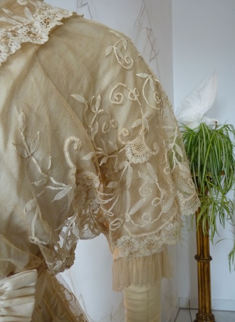 9a antique wedding gown