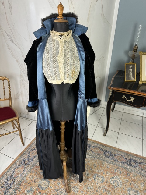 30 antique velvet coat 1915