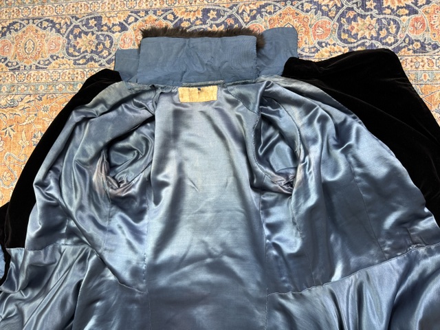 34 antique velvet coat 1915