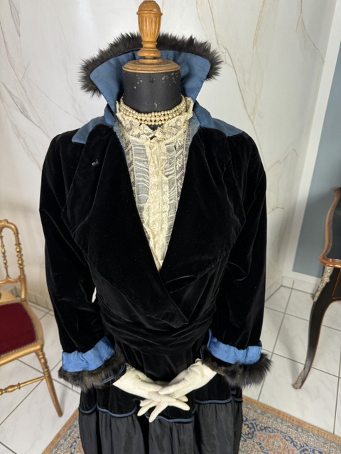 7 antique velvet coat 1915
