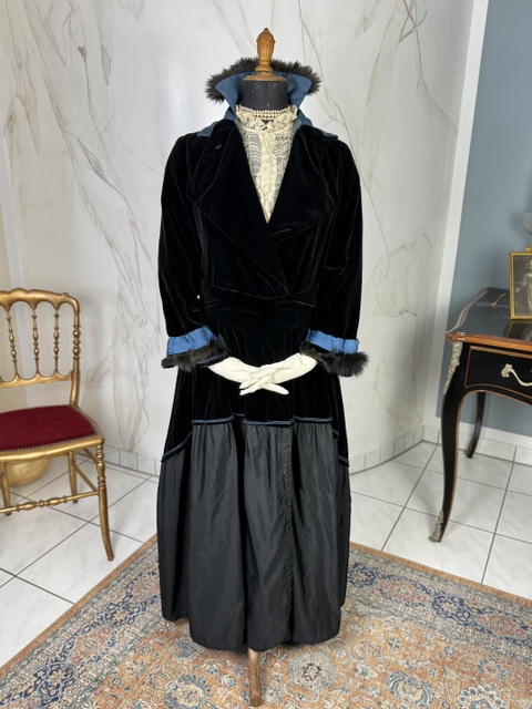 antique velvet coat 1915