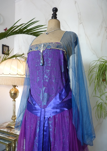 10 antique dress 1907