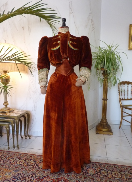 antikes Kleid, Kleid 1901, antikes Ausgeh-Ensemble, Ausgeh-Ensemble 1901, antikes Ausgehkleid, antikes Empfangskleid, Mode 1901