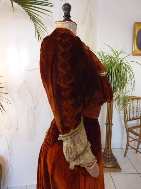 46b antique gown
