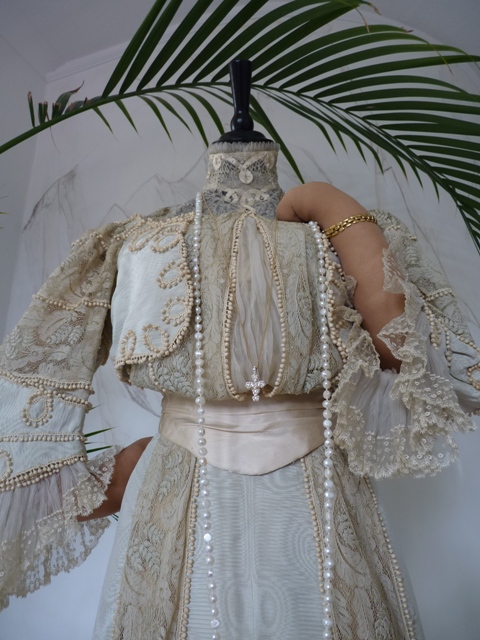 9 Kleid 1900