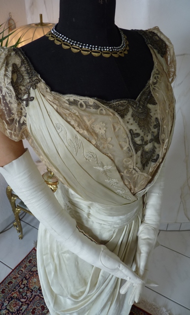 10c antique gown