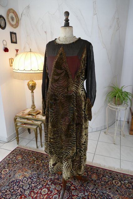2 antique day dress 1923