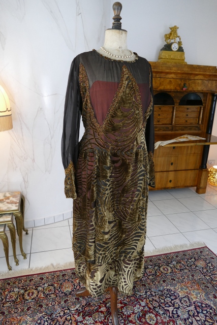 3 antique day dress 1923