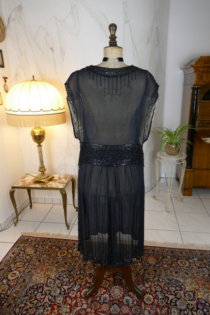 20 antique evening dress 1924