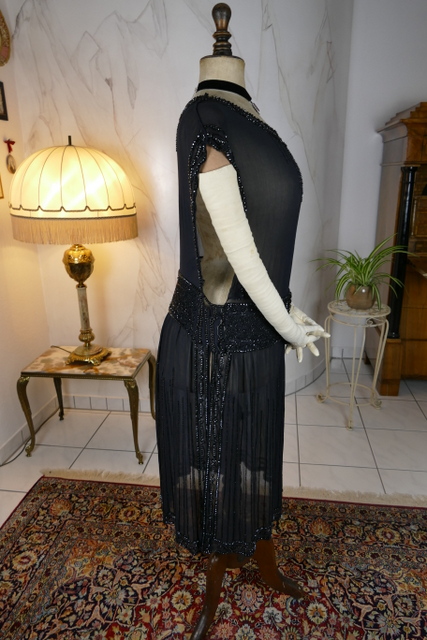 26 antique evening dress 1924