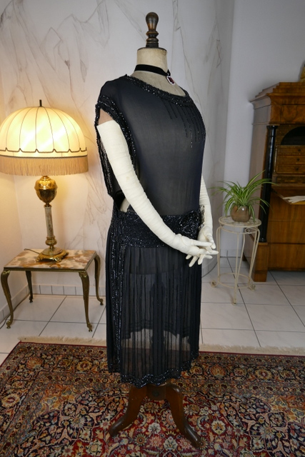 28 antique evening dress 1924