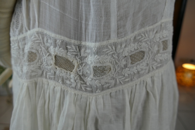 200 antique tea gown 1926
