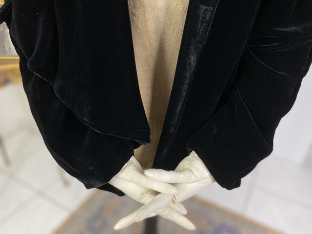 5 antique velvet jackt 1928