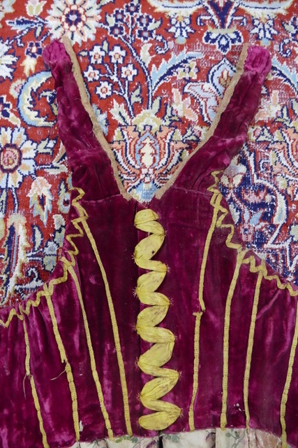 32 antique rococo corset 1740