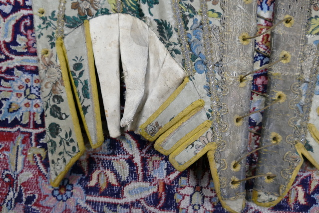39 antique rococo corset 1740