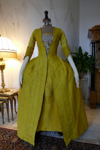 15 antique robe a la francaise 1760