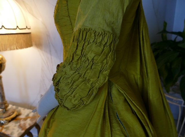 23 antique robe a la francaise 1760