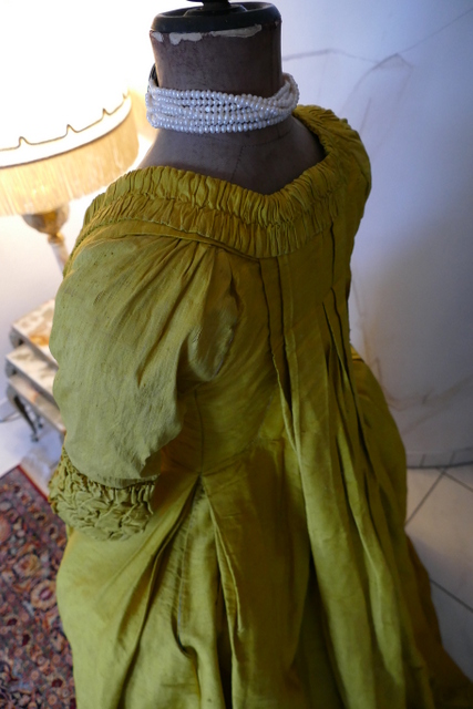 26 antique robe a la francaise 1760