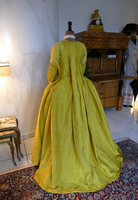 28 antique robe a la francaise 1760