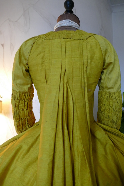 30 antique robe a la francaise 1760