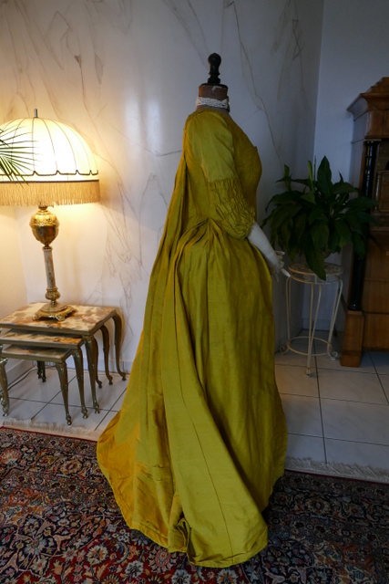 36 antique robe a la francaise 1760