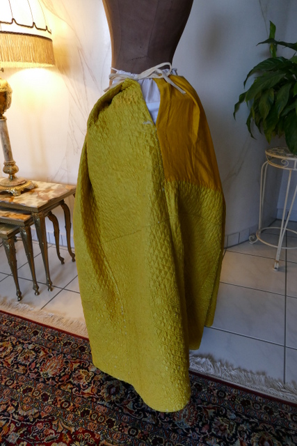 52 antique robe a la francaise 1760