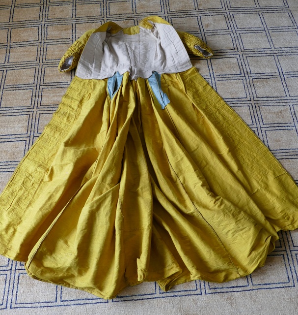 56 antique robe a la francaise 1760