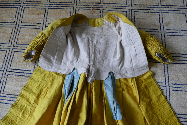 57 antique robe a la francaise 1760