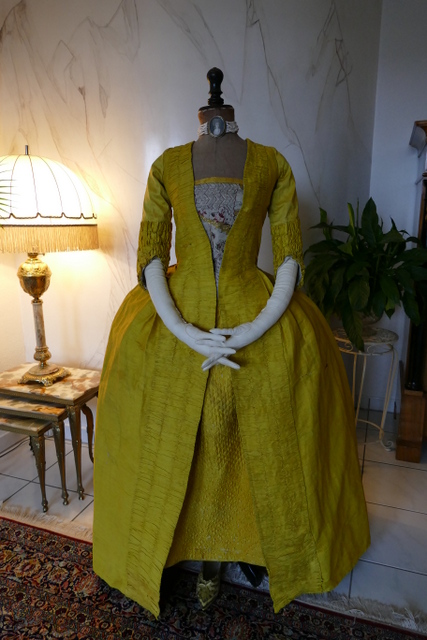 antique robe a la francaise 1760