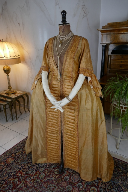 2 antique rococo robe manteau 1775