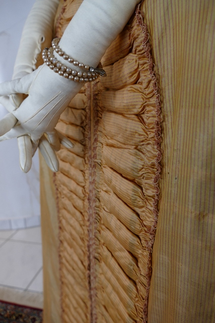 21 antique rococo dress 1775