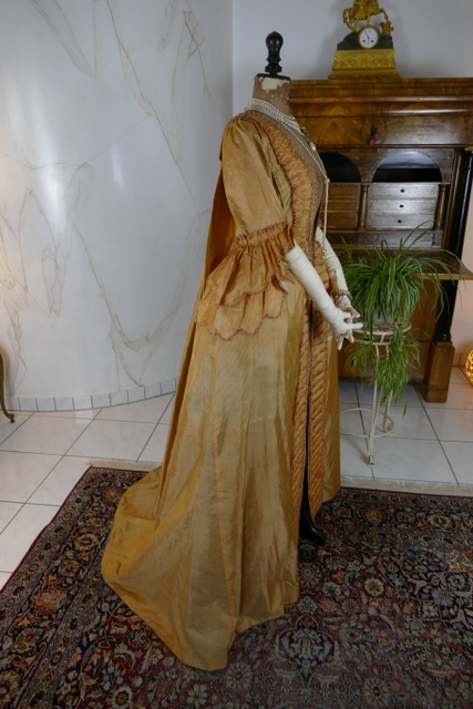 27 antique rococo dress 1775