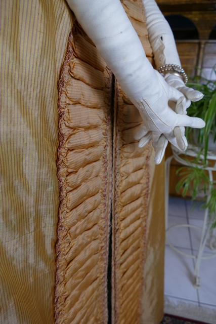 30 antique rococo dress 1775