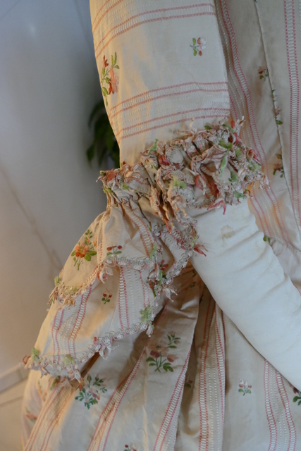 20 antique robe a la Francaise 1770