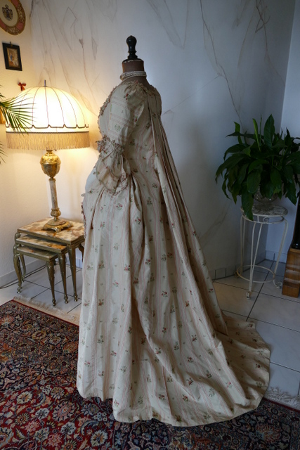 23 antique robe a la Francaise 1770