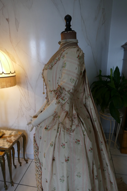 30 antique robe a la Francaise 1770