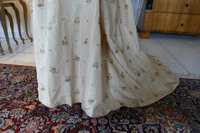 31 antique robe a la Francaise 1770