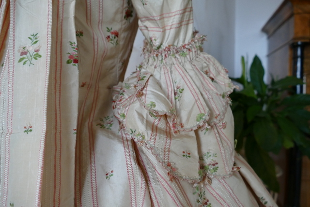 36 antique robe a la Francaise 1770