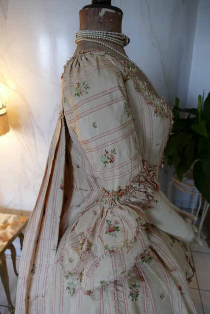41 antique robe a la Francaise 1770